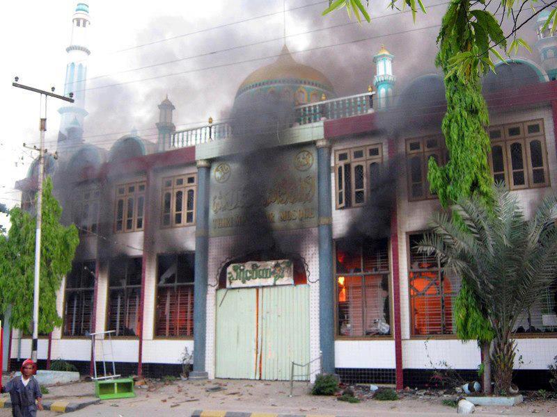 Pembakaran Masjid dan Rumah-rumah Muslim Myanmar Meningkat 